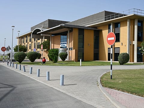 Al Dhannah Hospital offers multi-speciality services, including occupational medicine, orthopaedics, paediatrics, and emergency care.