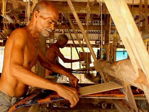 Coir industry is among the biggest traditional industries in Kerala, employing more than 200,000 artisans, mostly from Alleppey.