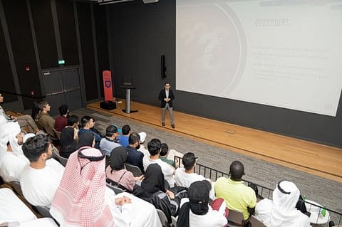 42 Abu Dhabi, Amazon Web Services hold AI workshop, digital transformation