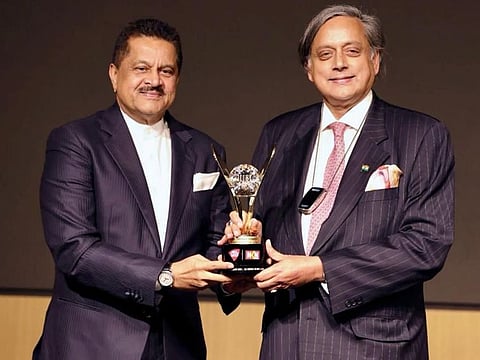 The award was presented to Dr. Moideen by Dr. Shashi Tharoor