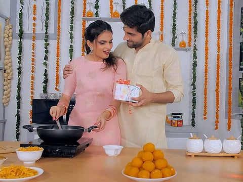 You can create cosy home vibes, or add a pop of glamour, or just treat someone to a sweet indulgence, these picks make Diwali 2025 truly unforgettable.