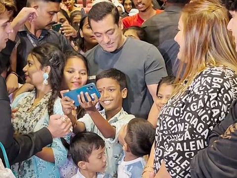 Salman Khan with children.