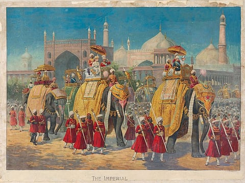 The British ‘durbars' visual elements prominently reflected Delhi’s heritage, drawing inspiration from the grandeur of Mughal courtly ceremonies and the majestic architecture of both the Mughal and Sultanate eras, as evident in the very name 'durbar’