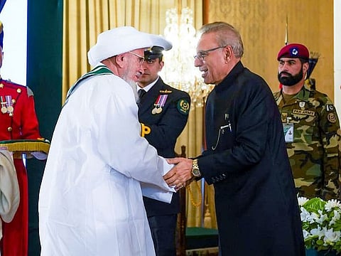 Sultan al-Bohra Syedna Mufaddal Saifuddin with President of Pakistan Dr Arif Alvi in Islamabad to receive ‘Nishan-e-Pakistan’ on December 5.