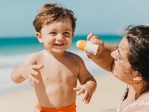 Zinc sticks make application easy and convenient; they are also safe for use by children and people with sensitive skin.