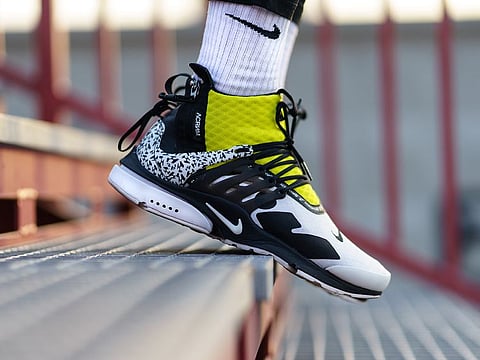 Feel closer to the ground with adequate protection and enjoy the natural movement of your feet in minimalist shoes.