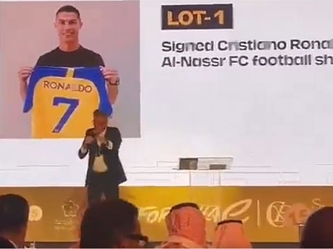 A Saudi businesswoman has paid $125,000 for a signed shirt of Portuguese footballer Cristiano Ronaldo.