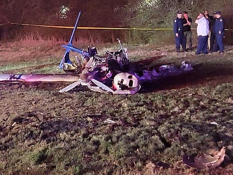 X@Small plane crashes near Nashville interstate and 5 people aboard were killed, police say