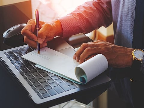 An easy to follow checklist to write and receive cheques to avoid financial hassles. Picture used for illustrative purposes only.