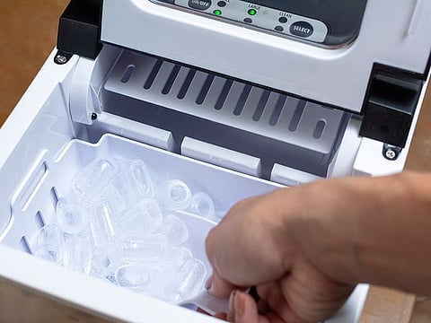 Ice makers produce large quantities within minutes, making them ideal for parties or picnics.