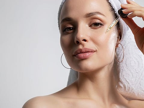 Snail mucin possesses moisturising agents that work to repair the barrier function of the skin, locking out irritants from the environment, while locking in moisture.