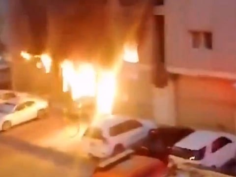 Fire rages in a building in Mangaf city. Interior Minister Sheikh Fahd Al Yousef described as a “real disaster”.