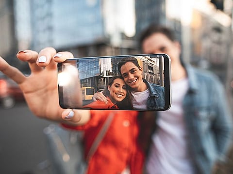 Who needs a dedicated camera, when your smartphone is equipped with everything you need for bright, true-to-life images? Our guide gives you the best options for smartphones with camera systems that are ideal for summer photography.