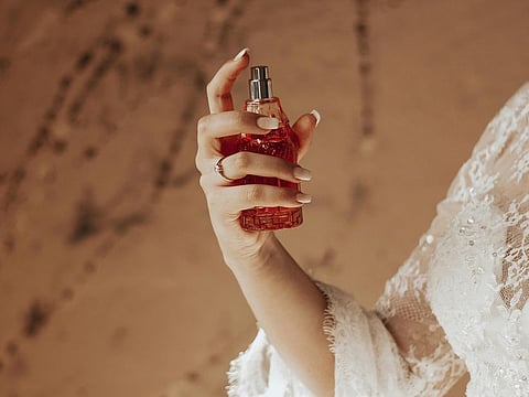 This year, there are a plethora of fresh and inviting scents that will keep you cool, confident, and smelling good all summer long