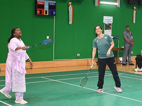Droupadi Murmu is playing badminton with Saina Nehwal at the badminton court in Rashtrapati Bhavan.