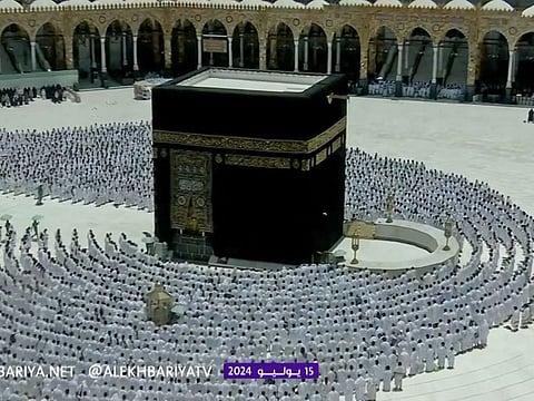 The rare phenomenon, which causes all shadows to disappear momentarily, was observed by hundreds of worshippers and broadcast live around the world.