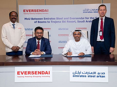 Left to right: Narishnath Nathan, Deputy Group Managing Director of Eversendai, and Saeed Alghafri, CEO of Emirates Steel.