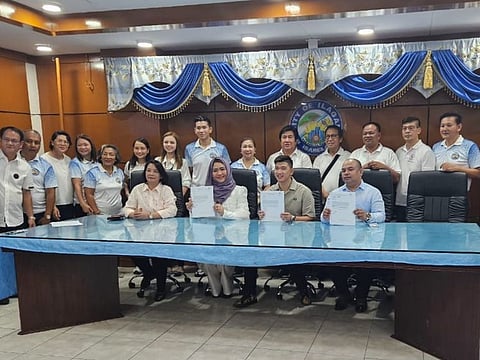 MOU signing between Prime Group Group CEO, Dr Mary Jane Alvero-Al Mahdi, and Raymond Alido, Client Account Manager, together with the Mayor Josemarie Diaz and Jose Avelino Diaz from the Sagittarian Agricultural Philippines Inc.