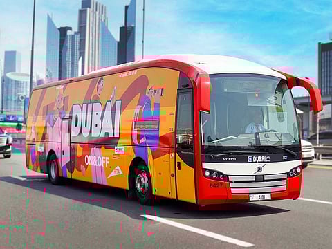 Dubai On & Off bus: Hop on and off at your leisure to discover the city’s top attractions, from the Dubai Mall to La Mer Beach, all while enjoying the freedom to explore at your own pace.