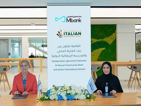 In addition to discounts on academic fees at the International Italian School, Mbank customers and employees can benefit from educational loans and financial literacy programs
