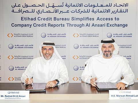 The agreement was signed by Marwan Ahmad Lutfi, Director General of Etihad Credit Bureau, and Rashed Al Ansari, CEO of Al Ansari Exchange.