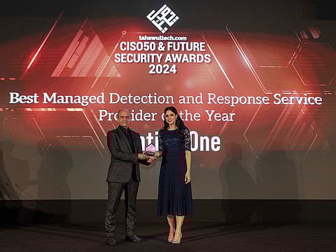 Ezzeldin Hussein, Regional Director, Solution Engineering, SentinelOne, receiving the award from Kausar Syed, Group Publishing Director, CPI