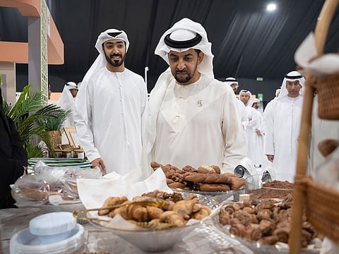Sheikh Hamdan bin Zayed Al Nahyan, Ruler’s Representative in Al Dhafra Region, at the third Liwa Date Festival and Auction in Abu Dhabi emirate