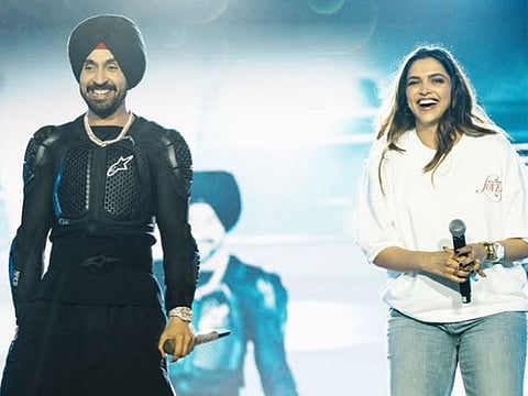 In a viral video, Piku actress Deepika Padukone is captured teaching Kannada phrases to the internationally acclaimed Punjabi singer Diljit Dosanjh.