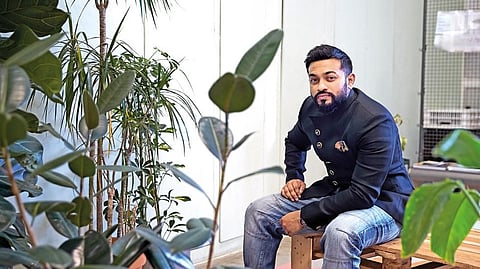 Darwin revisited fusion rap when his engineering career in London hit a plateau. He credits his fusion identity to being brought up in a multicultural environment in the UAE