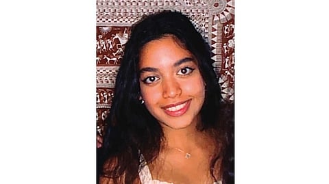 Sara’s curiosity in painting grew when she took up Art GCSE, which introduced her to many new techniques