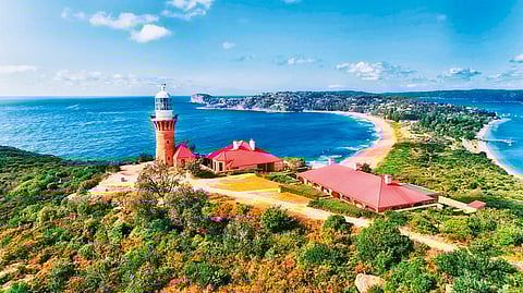 At Cape Leeuwin headland, where the lighthouse keeper’s cottage has been restored as a café, watch the Indian and Great Southern oceans converge