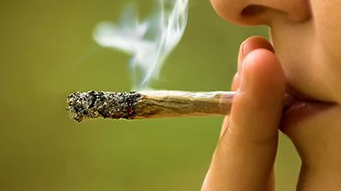 Using Marijuana While Pregnant Raises Complications Risk