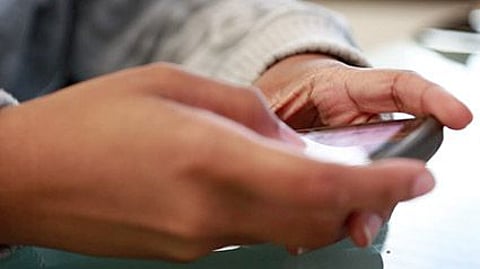 cellphone use and neck pain