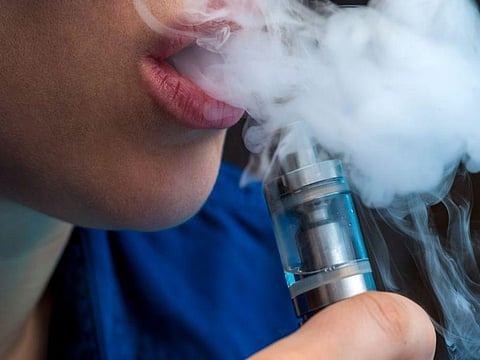 Cambiar al vapeo no ayuda a los exfumadores a dejarlo para siempre, según un estudio