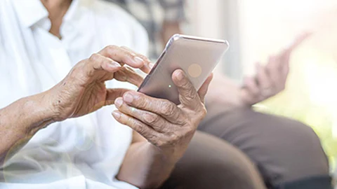 Apps: They Help Manage Health Conditions, But Few Use Them, Poll Finds