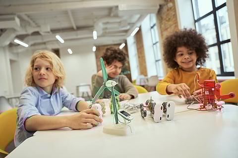 Fomentar la creatividad ayuda a los niños a enfrentar los desafíos de la vida, según un estudio