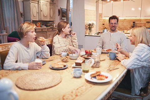 Vaping, Skipping Breakfast Ups Headache Risk for Teens
