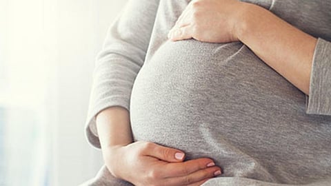 Gestational Weight Gain Below IOM Recommendation Safe in Obesity