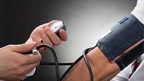 manguito de control de baumanómetro para medir la presión arterial