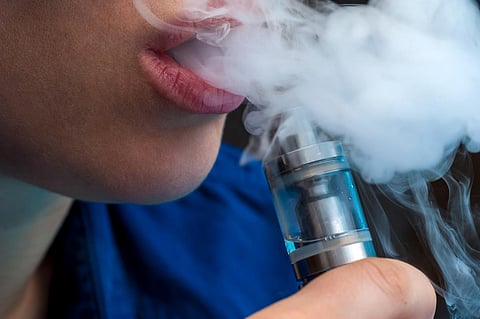 vapeo de cigarrillo electrónico vapeo