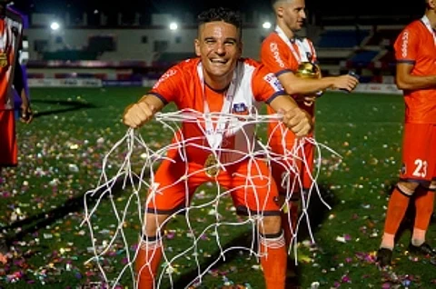 Peña pens down retirement from professional football
