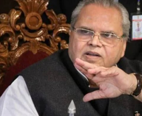 A former Governor stirs up the political situation