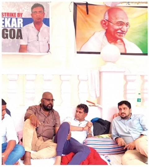 Support pours in for AAP leader Palekar