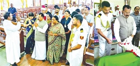 Gov visits church, dargah in Curchorem