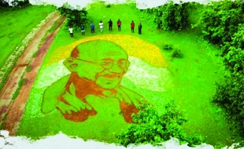 Rangoli artists create land art honouring Gandhiji and Tricolour