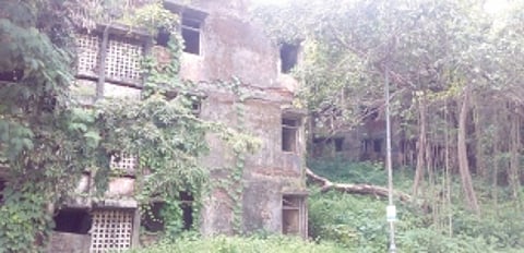 Old Aguada jail staff quarters tottering, need to be razed: Candolim panchayat
