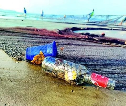 Goan fishermen net more plastic than fish in rivers