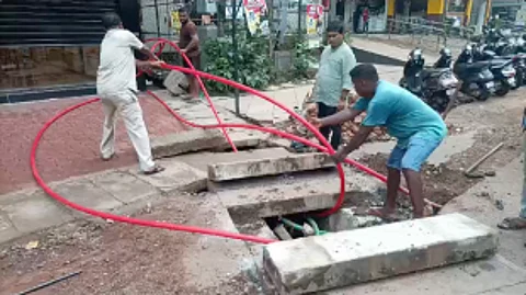 Vasco MLA Krishna Daji Salkar Warns Cable Operators Over Hanging Cables in Nullahs