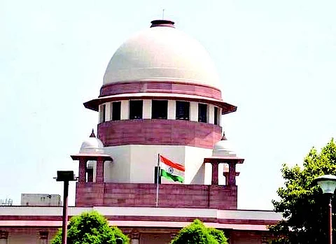 SC asks Goa Speaker to decide on disqualification petitions against Cong MLAs by Nov