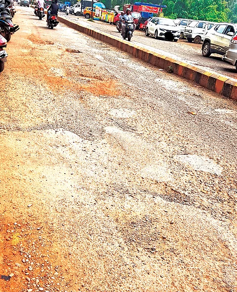 Mapusa market approach road in dilapidated condition, needs repairs
